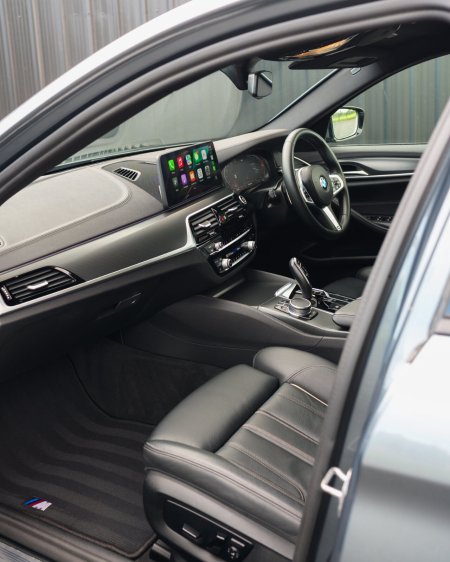 2021 BMW 5-Series - photo 4