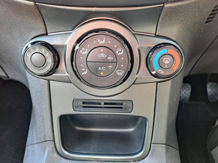 2017 Ford Fiesta - photo 23
