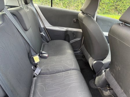 2010 Toyota Yaris - photo 16