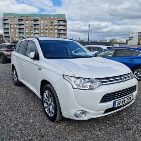 2015 Mitsubishi Outlander PHEV Intense+