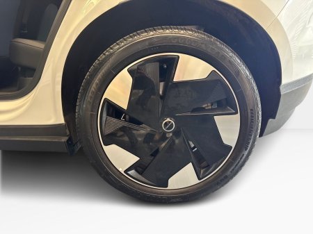 2025 Volvo EX30 - photo 5