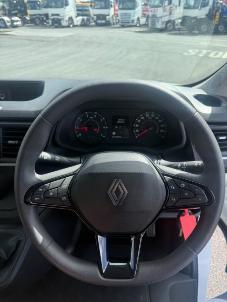 2026 Renault Trafic - photo 12