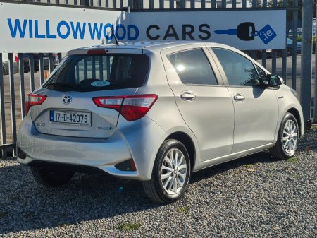 2017 Toyota Yaris - photo 2