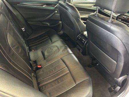 2021 BMW 5-Series - photo 17