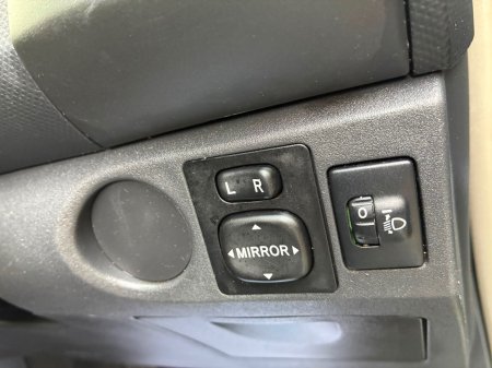 2010 Toyota Yaris - photo 11