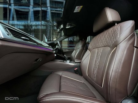 2020 BMW 5-Series - photo 17