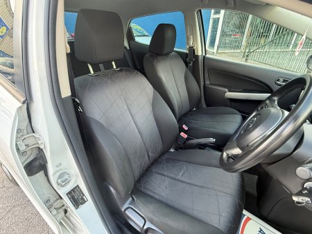 2014 Mazda Demio - photo 11