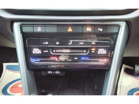 2025 Volkswagen T-Roc - photo 17