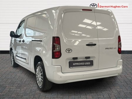 2026 Toyota Proace City - photo 2
