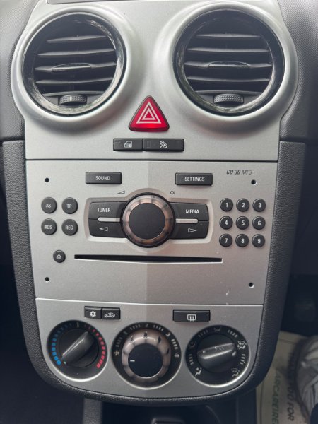 2013 Vauxhall Corsa - photo 21
