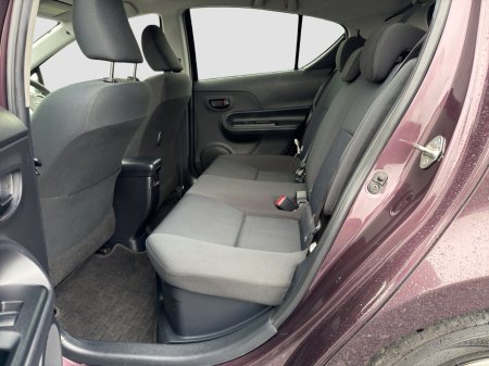2016 Toyota Aqua - photo 12