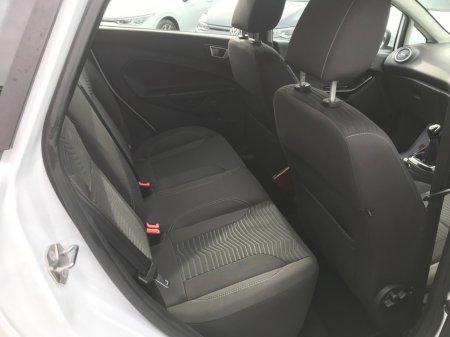 2017 Ford Fiesta - photo 30