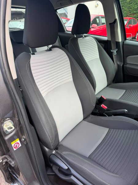 2019 Toyota Yaris - photo 9