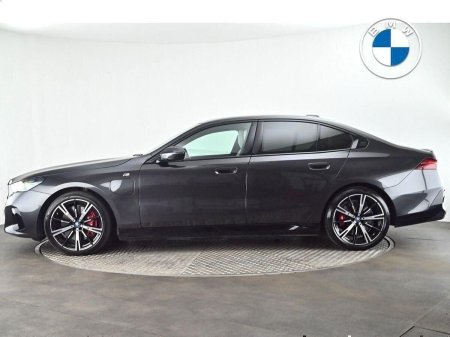 2024 BMW 5-Series - photo 3