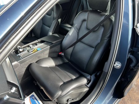 2022 Volvo V90 - photo 13