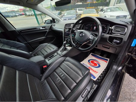2019 Volkswagen Golf - photo 2