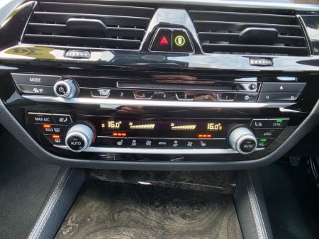 2017 BMW 5-Series - photo 34