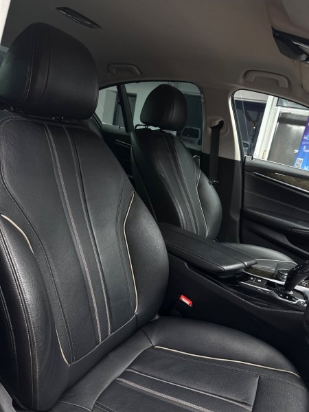 2018 BMW 5-Series - photo 9