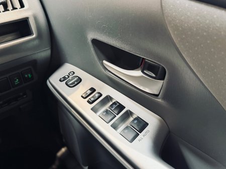 2012 Toyota Prius - photo 15