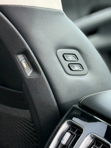 2023 Kia Sorento - photo 30