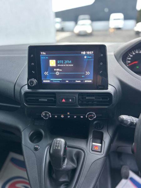 2020 Peugeot Partner - photo 12