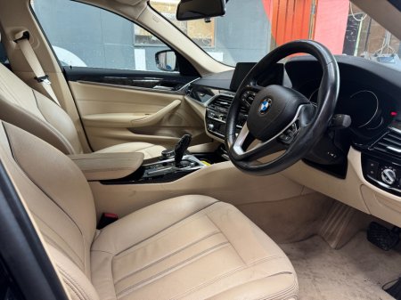 2017 BMW 5-Series - photo 19