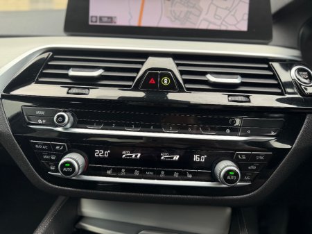 2019 BMW 5-Series - photo 16