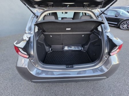 2025 Toyota Yaris - photo 10