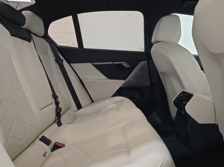 2024 BMW 5-Series - photo 21