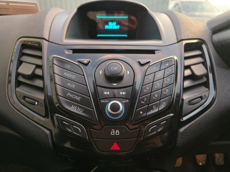 2014 Ford Fiesta - photo 16