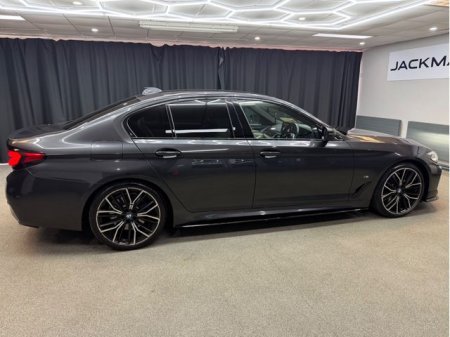 2021 BMW 5-Series - photo 18