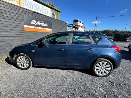2011 Opel Astra - photo 4