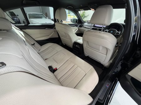 2021 BMW 5-Series - photo 16