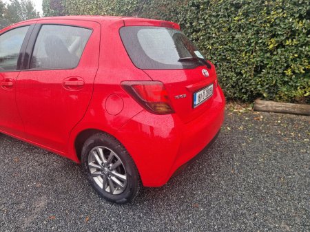 2016 Toyota Yaris - photo 3