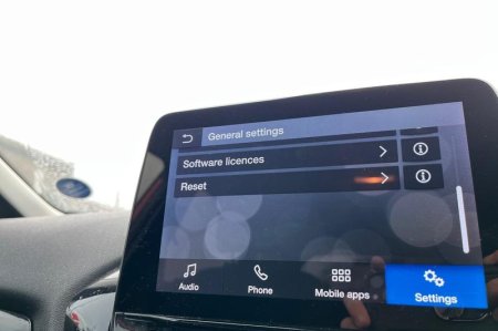2020 Ford Fiesta - photo 34