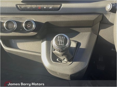 2026 Nissan Interstar - photo 13