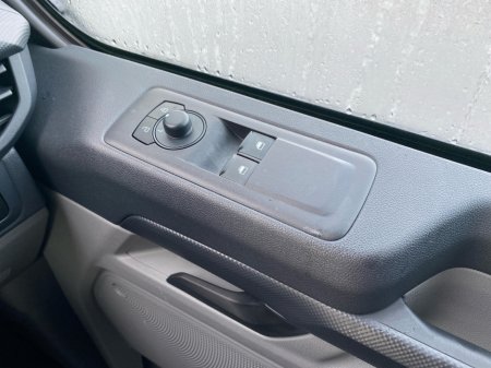 2026 Ford Transit Custom - photo 17