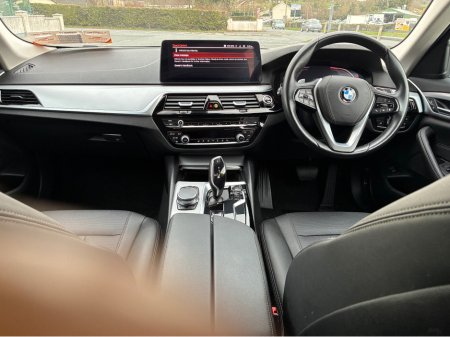 2023 BMW 5-Series - photo 9