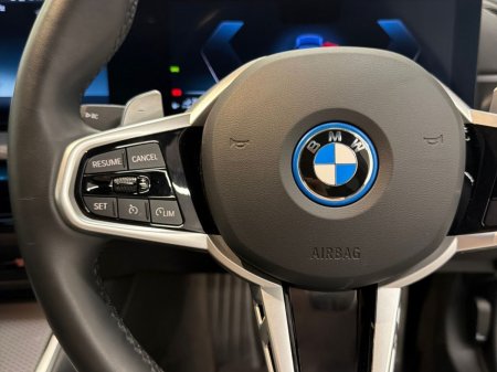 2025 BMW 3-Series - photo 16