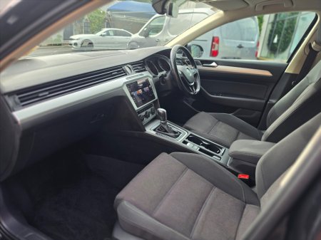 2019 Volkswagen Passat - photo 14