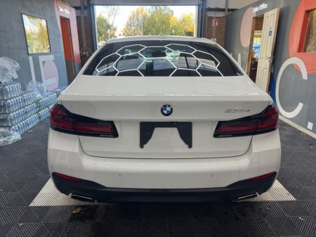 2021 BMW 5-Series - photo 4
