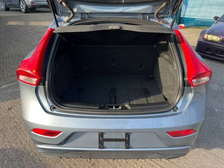 2017 Volvo V40 - photo 13
