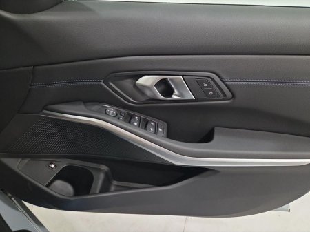 2026 BMW 3-Series - photo 23
