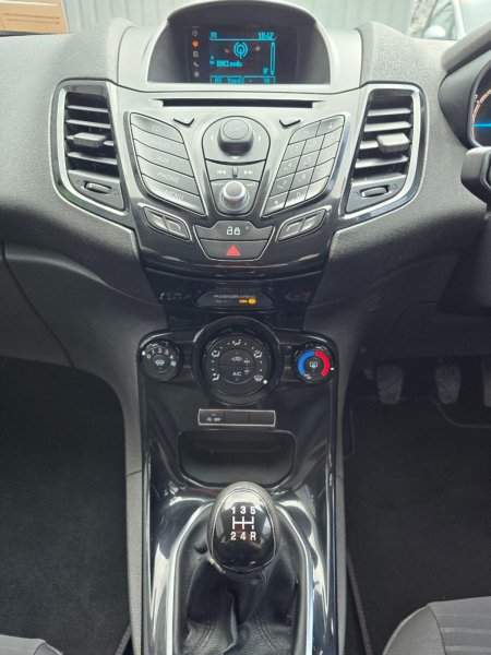 2014 Ford Fiesta - photo 13