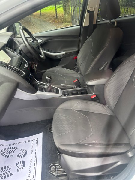 2017 Ford Focus - photo 16