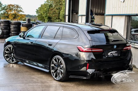 2025 BMW 5-Series - photo 15