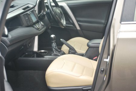 2017 Toyota RAV4 - photo 8