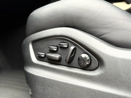 2025 Porsche Cayenne - photo 25