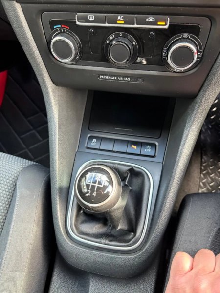 2011 Volkswagen Golf - photo 24