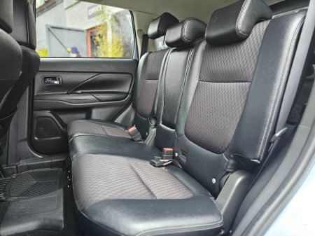 2015 Mitsubishi Outlander - photo 6
